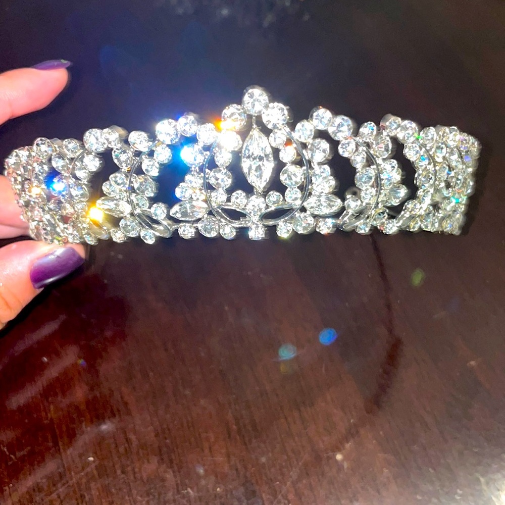 Brand New Bridal/Quinceanera Crown 👑